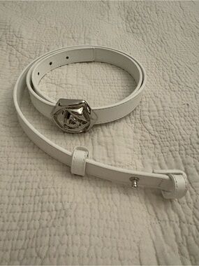 Karl Lagerfeld Paris White Leather Belt Rose Buckle Size 34-36 inch